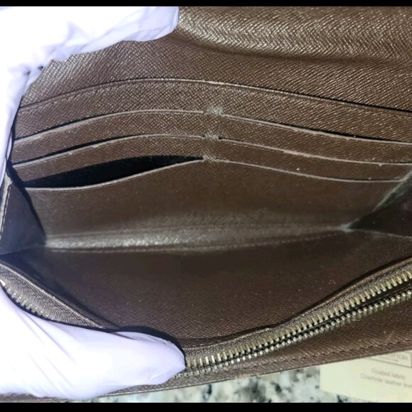 π Louis Vuitton Damier Ebene Sarah Wallet - Picture 2 of 13